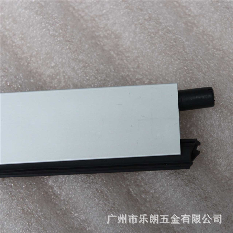 水蜜桃视频污在线观看蜜桃成人免费视频RDA-31 门底防尘器