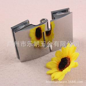 水蜜桃视频污在线观看蜜桃成人免费视频通用浴室夹